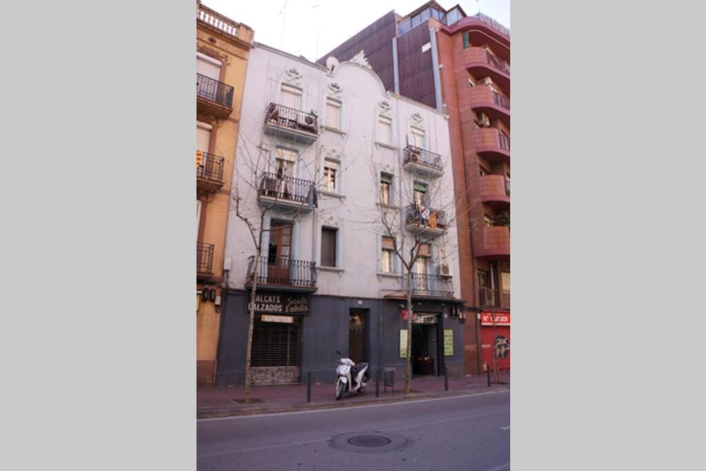 Barcelona Industrial Style Apartment L'Hospitalet de Llobregat Luaran gambar